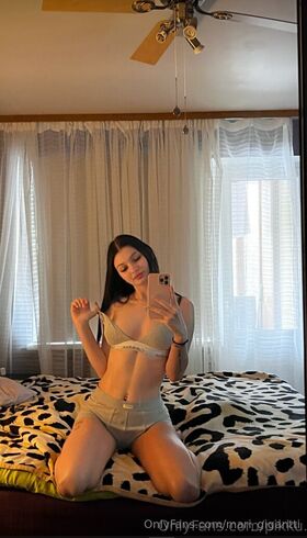 mari_iso Nude Leaks OnlyFans Photo 25