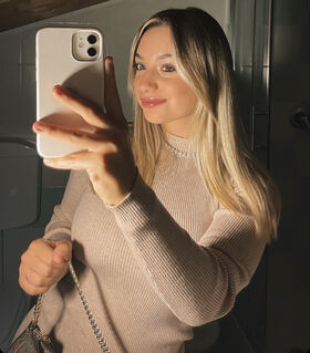 Mari05 Fotografie scursă ilegal OnlyFans dezbrăcată 8