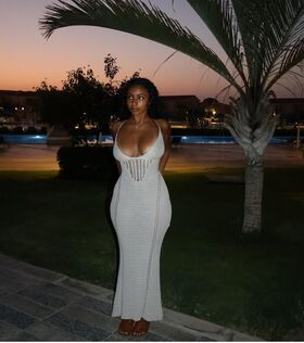 Mariahellie Фото утечки OnlyFans (обнаженная) 22