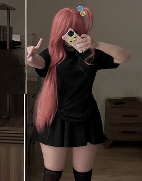 Masha Procurena gola OnlyFans fotografija 23