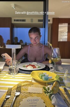 Mathilda.mkh नग्न लीक OnlyFans फोटो 335