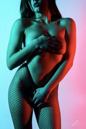 Mathilde Modele Nude Leaks OnlyFans Photo 10