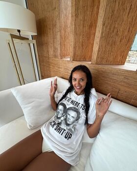 Maya Jama नग्न लीक OnlyFans फोटो 701