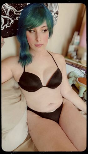 Merry Cherry Bomb's Blue Hair Nude Leaks OnlyFans Photo 2