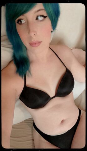 Merry Cherry Bomb's Blue Hair Nude Leaks OnlyFans Photo 3