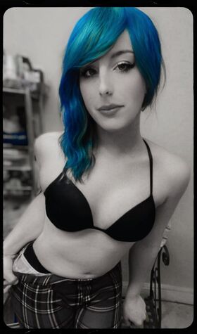 Merry Cherry Bomb's Blue Hair Nude Leaks OnlyFans Photo 6