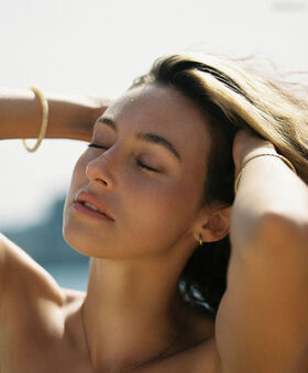 Mia C. Bell / Mia Larelle