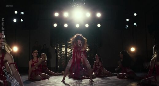 Mia Goth Foto filtrada desnuda de OnlyFans 261