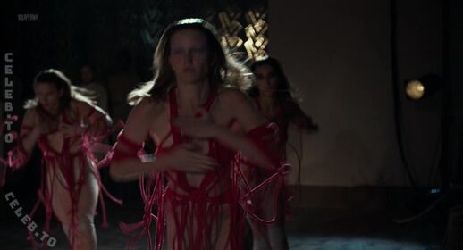 Mia Goth Foto filtrada desnuda de OnlyFans 263