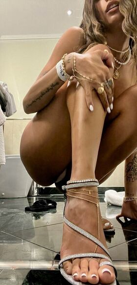 Mia Khalifa Nude Leaks OnlyFans Photo 666