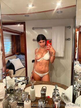 Mia Khalifa Nude Leaks OnlyFans Photo 1091