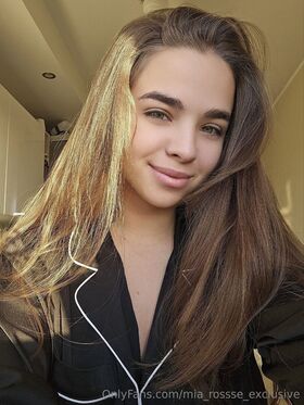 mia_rossse_exclusive Nude Leaks OnlyFans Photo 1