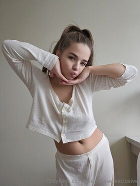 mia_rossse_exclusive Nude Leaks OnlyFans Photo 24