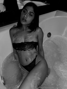 Mia Valencia Nude Leaks OnlyFans Photo 21