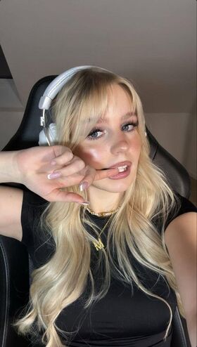 Mialilia Nacktes Leaks OnlyFans Foto 6