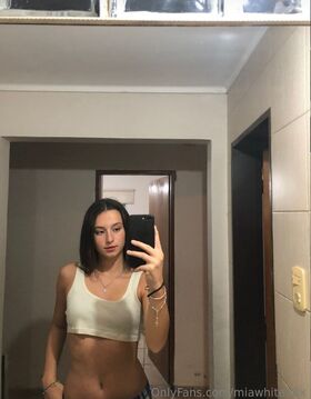 miawhite18x