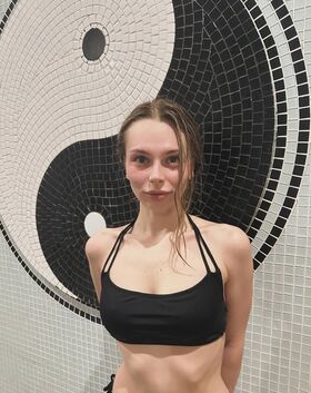 Mihalina Novakovskaya Nude Leaks OnlyFans Photo 22