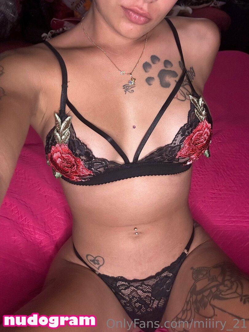 miiiry_21  miriana Nude Leaks OnlyFans Photo 8 - Nudogram v2.0