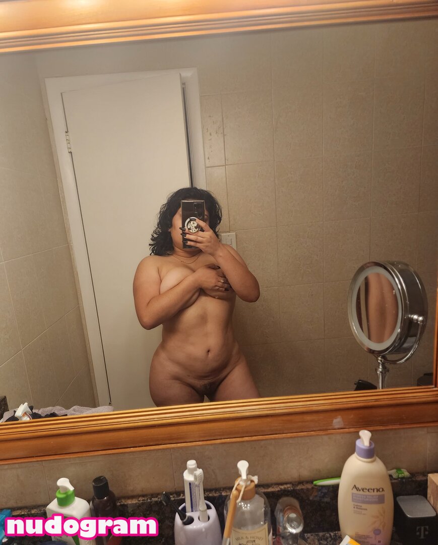 mileenaajayyy hypnotic stare