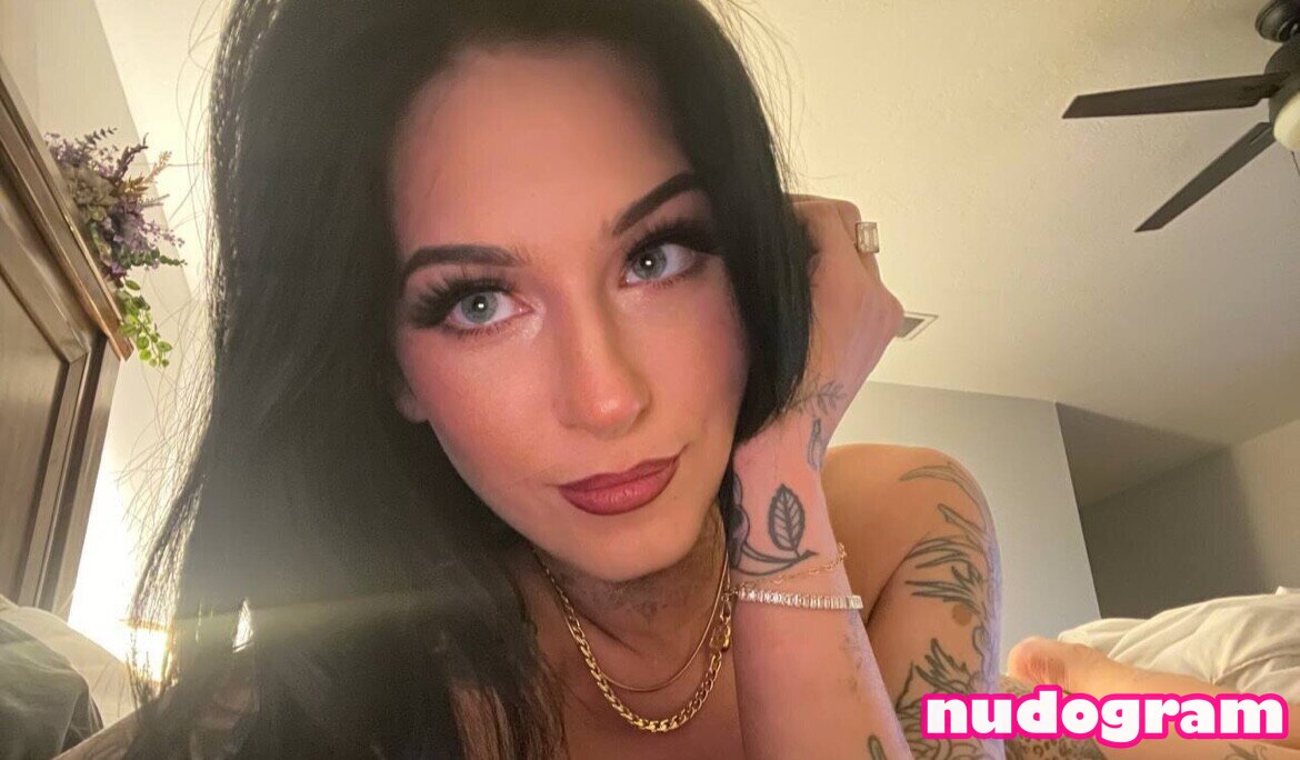 milfmoneyhoney  milfmoneyhoneyy  rhy_honeymoney Nude Leaks OnlyFans Photo  24 - Nudogram v2.1