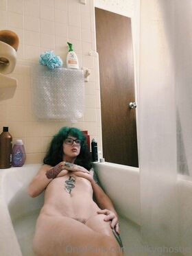 milkyghostie Nude Leaks OnlyFans Photo 4