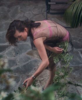 Milla Jovovich Nude Leaks OnlyFans Photo 10