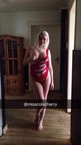 Misscolacherry Nude Leaks OnlyFans Photo 10
