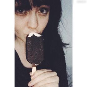 MissGLaDOS / dieamelie_