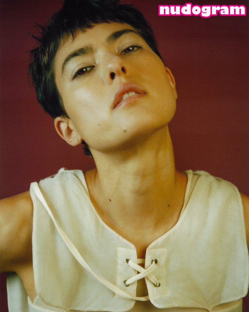 Miya Folick  miyafolick Foto vazada OnlyFans nua 2 - Nudogram v2.1