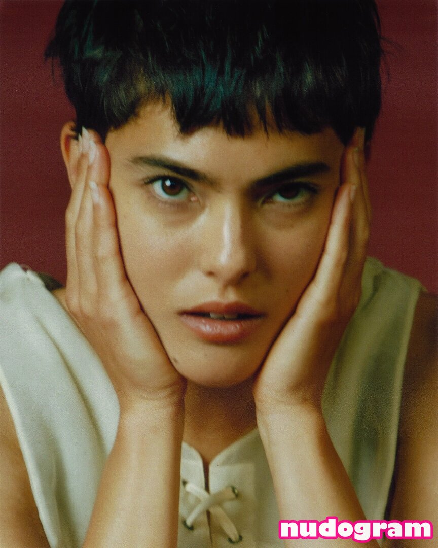 Miya Folick  miyafolick Nude Leaks OnlyFans Photo 10 - Nudogram v2.1