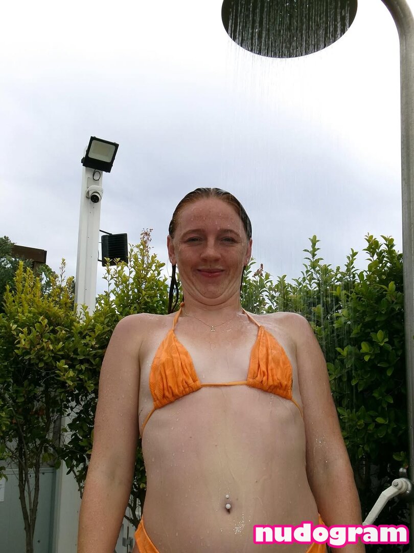 Canadian Diver  Molly Carlson  mollycarlson1 Photo divulguée nue OnlyFans  72 - Nudogram v2.1