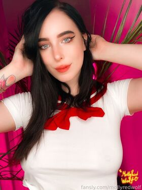 MollyRedWolf