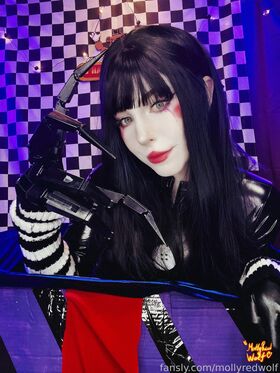 MollyRedWolf