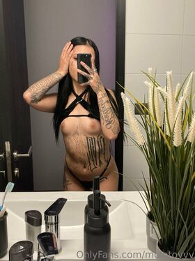 molotovvv Nude Leaks OnlyFans Photo 34