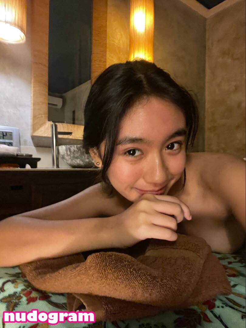 Moon Blitz ASMR intimate angleMoon Blitz ASMR detailed viewMoon Blitz ASMR breath of desire