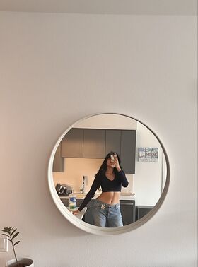 Mooneh 유출된 누드 OnlyFans 사진 2