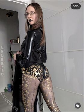 mrs-crazy Гола изтичане OnlyFans снимка 387