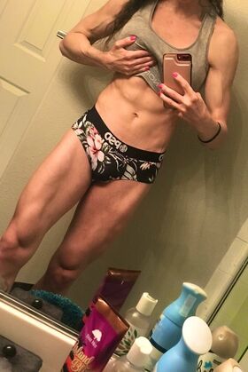 Muscle Goddess Nude Leaks OnlyFans Photo 10