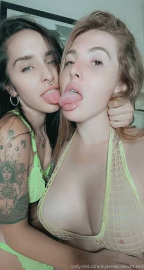 mybisexualbestfriend Nude Leaks OnlyFans Photo 49