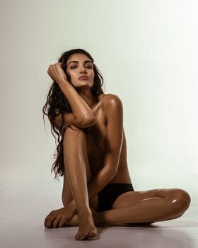 Nadiya Khan Nude Leaks OnlyFans Photo 11