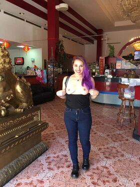 Nancy Miami Uniknutá nahá OnlyFans fotografia 8