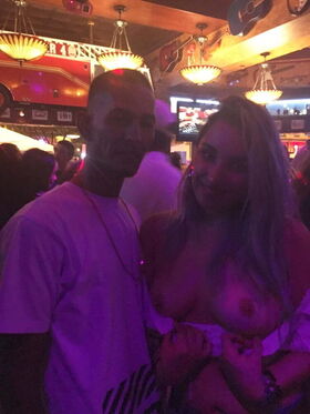 Nancy Miami Uniknutá nahá OnlyFans fotografia 19