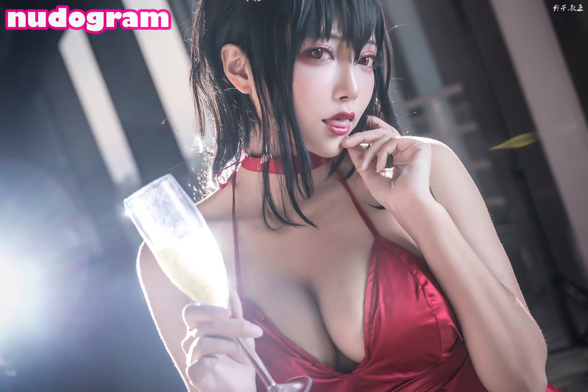 Natsume0v0 seductive expression