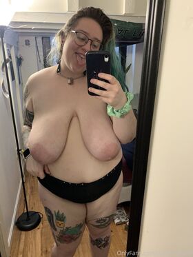 naughtynyxie Nude Leaks OnlyFans Photo 14