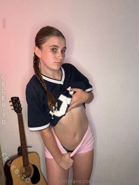 nenethebrunette Nude Leaks OnlyFans Photo 72