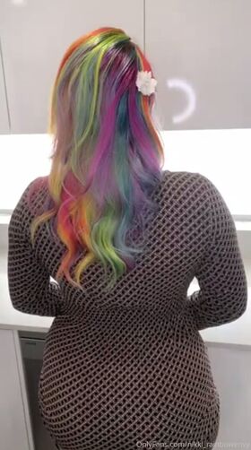 nikki_rainbowenvy