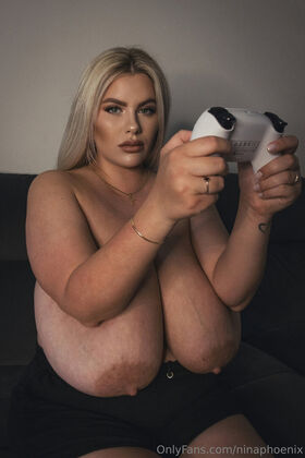 NinaPhoenix