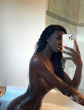 Nylalueeth Nude Leaks OnlyFans Photo 18
