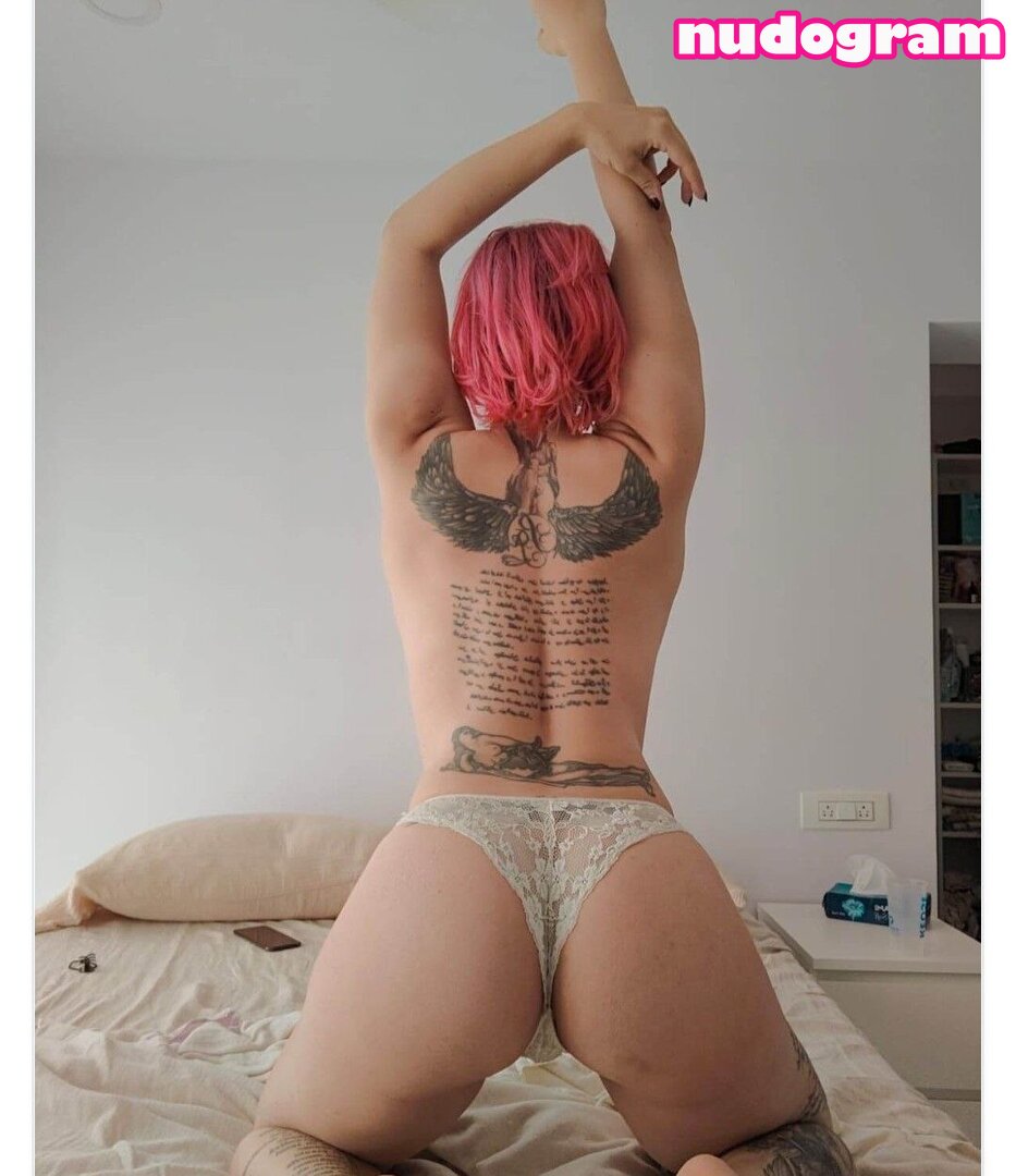 Olly Esse  ollyesse Nude Leaks OnlyFans Photo 18 - Nudogram v2.1