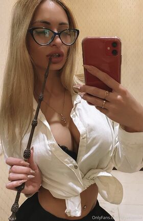 Olya Volozhenina Nude Leaks OnlyFans Photo 12